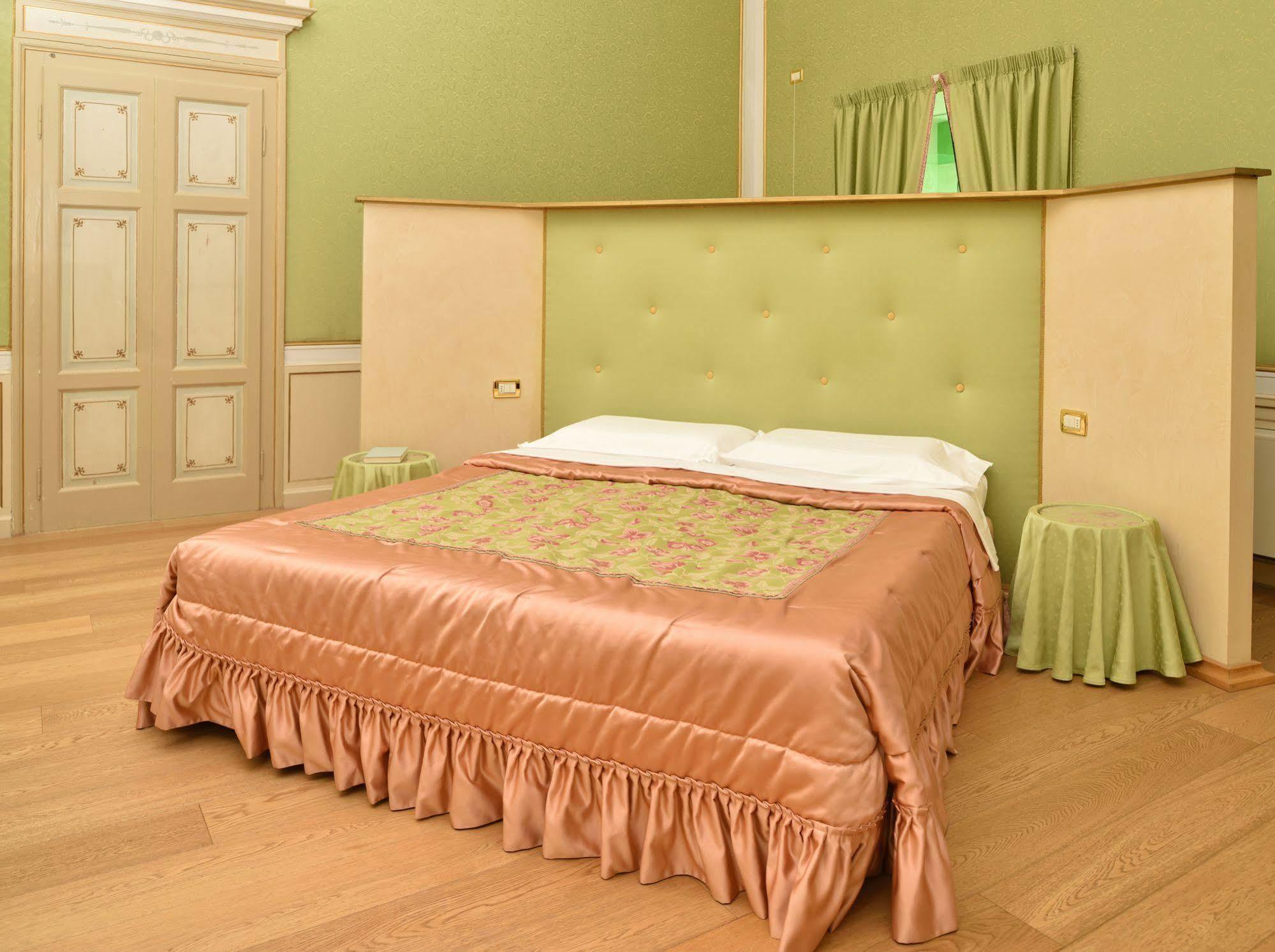 Grand Hotel Cadenabbia Exterior photo